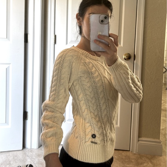 Abercrombie & Fitch Cream Oversized Cable Knit Sweater- Size Extra Small XS / S - Picture 2 of 9